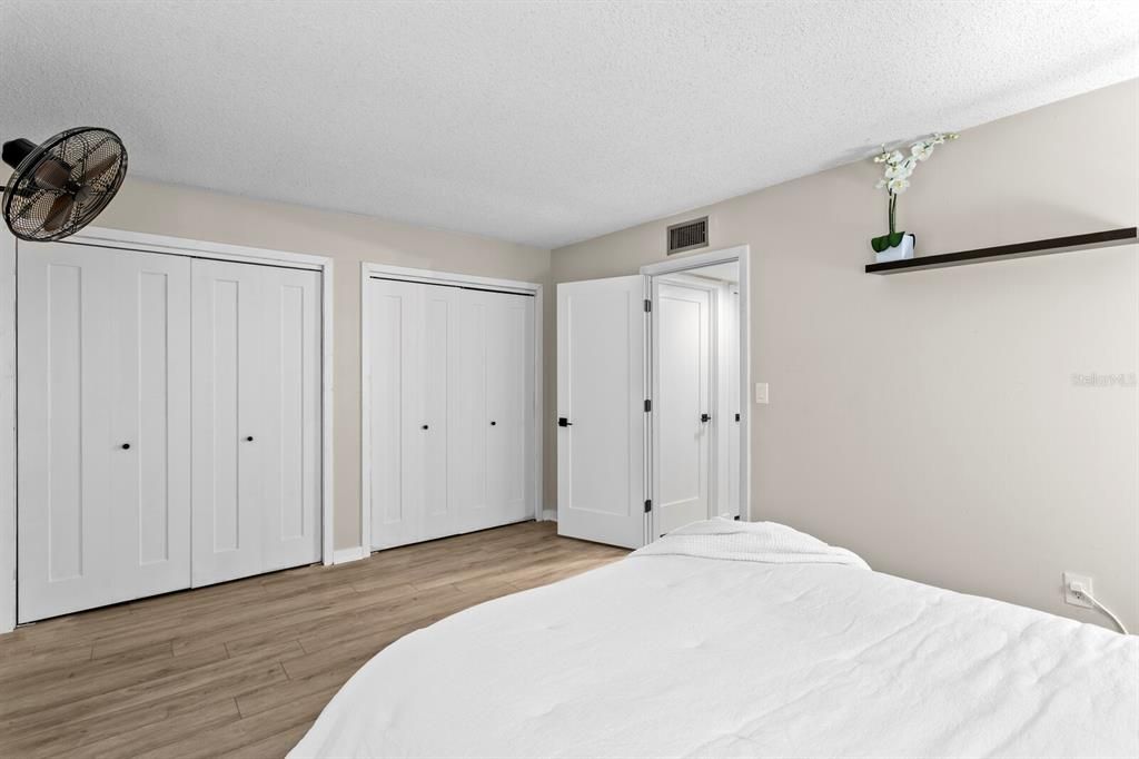 待售: $165,000 (1 贝兹, 1 浴室, 760 平方英尺)