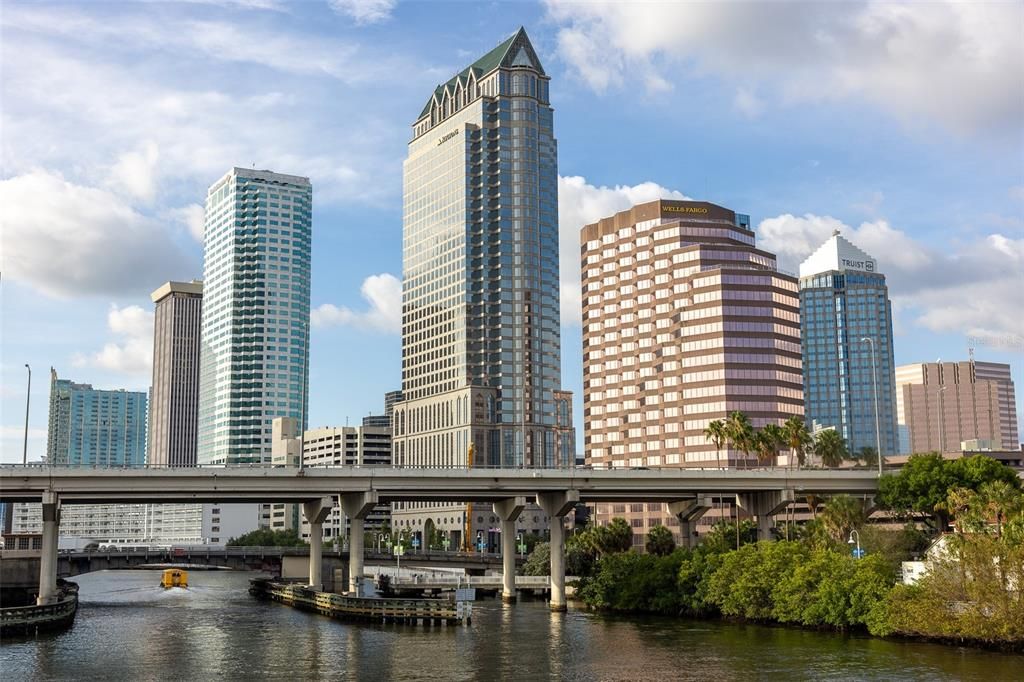 待售: $165,000 (1 贝兹, 1 浴室, 760 平方英尺)