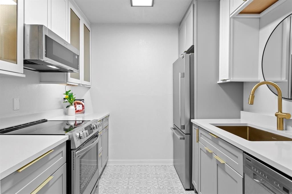 待售: $165,000 (1 贝兹, 1 浴室, 760 平方英尺)