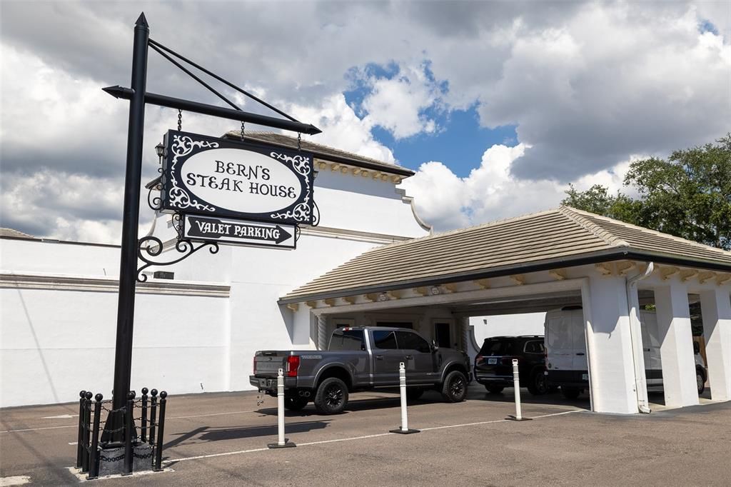 待售: $165,000 (1 贝兹, 1 浴室, 760 平方英尺)