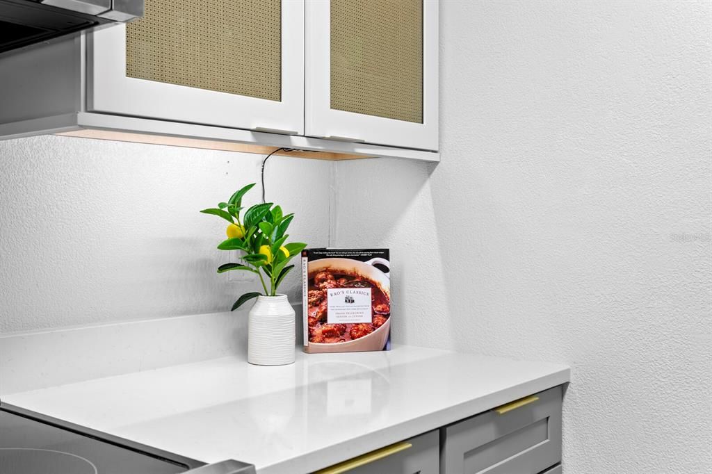 待售: $165,000 (1 贝兹, 1 浴室, 760 平方英尺)