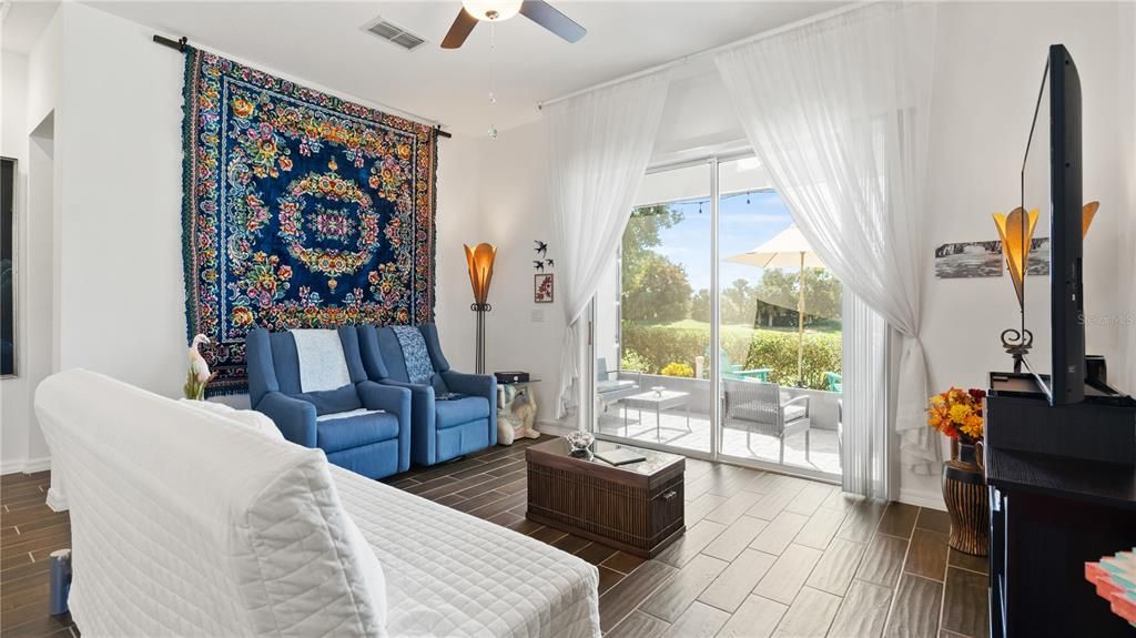 На продажу: $369,000 (2 спален, 2 ванн, 1557 Квадратных фут)