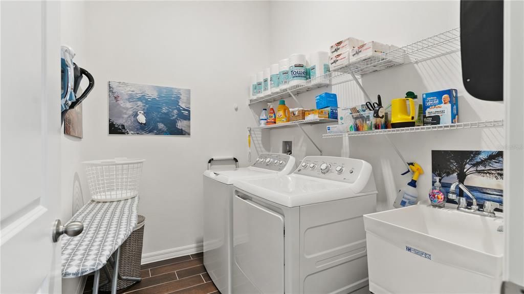 На продажу: $369,000 (2 спален, 2 ванн, 1557 Квадратных фут)