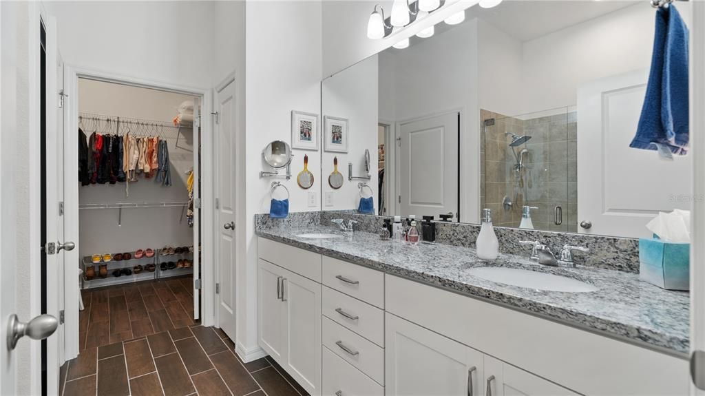 На продажу: $369,000 (2 спален, 2 ванн, 1557 Квадратных фут)