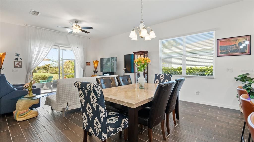 На продажу: $369,000 (2 спален, 2 ванн, 1557 Квадратных фут)