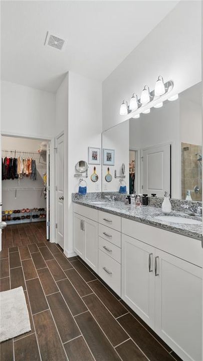 На продажу: $369,000 (2 спален, 2 ванн, 1557 Квадратных фут)