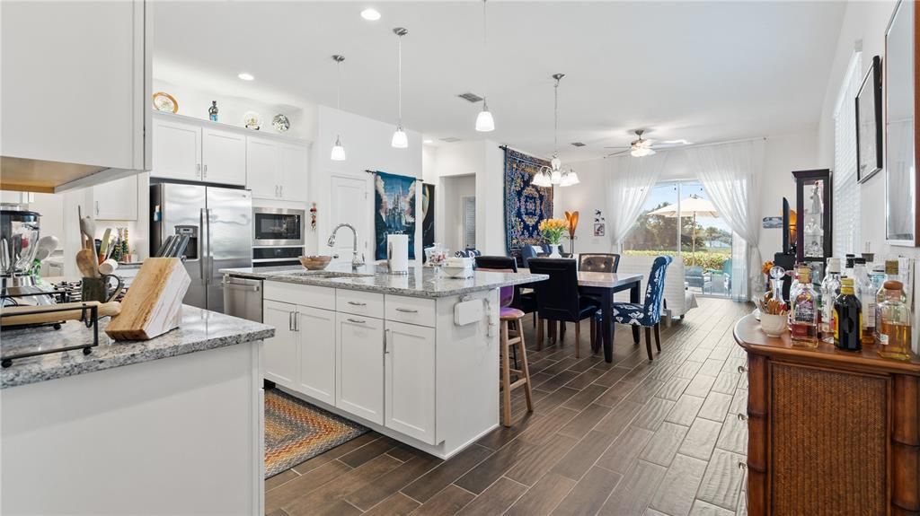 На продажу: $369,000 (2 спален, 2 ванн, 1557 Квадратных фут)