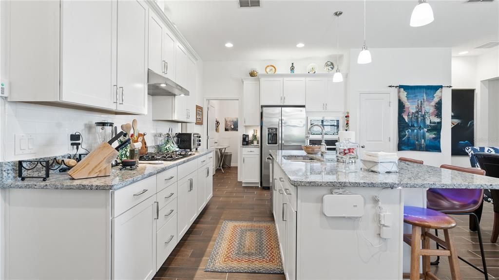 На продажу: $369,000 (2 спален, 2 ванн, 1557 Квадратных фут)