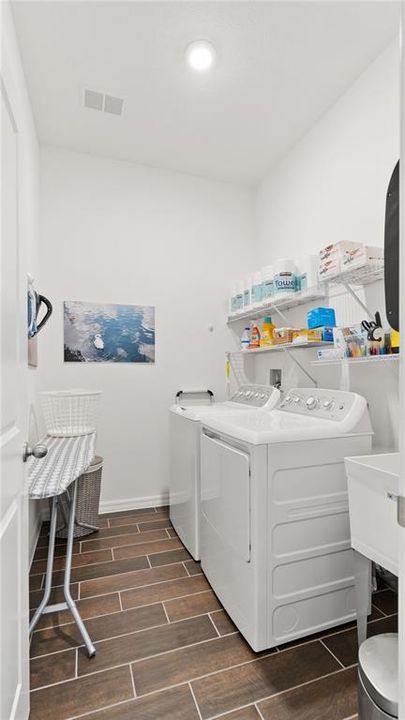 На продажу: $369,000 (2 спален, 2 ванн, 1557 Квадратных фут)