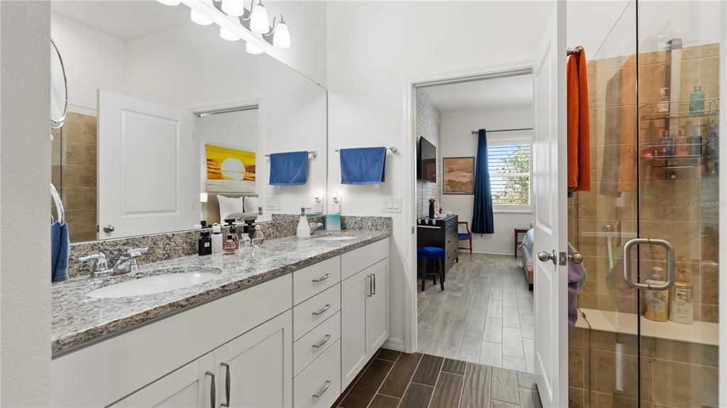 На продажу: $369,000 (2 спален, 2 ванн, 1557 Квадратных фут)