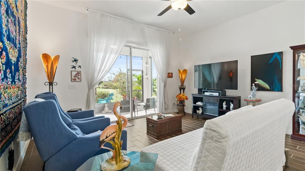 На продажу: $369,000 (2 спален, 2 ванн, 1557 Квадратных фут)