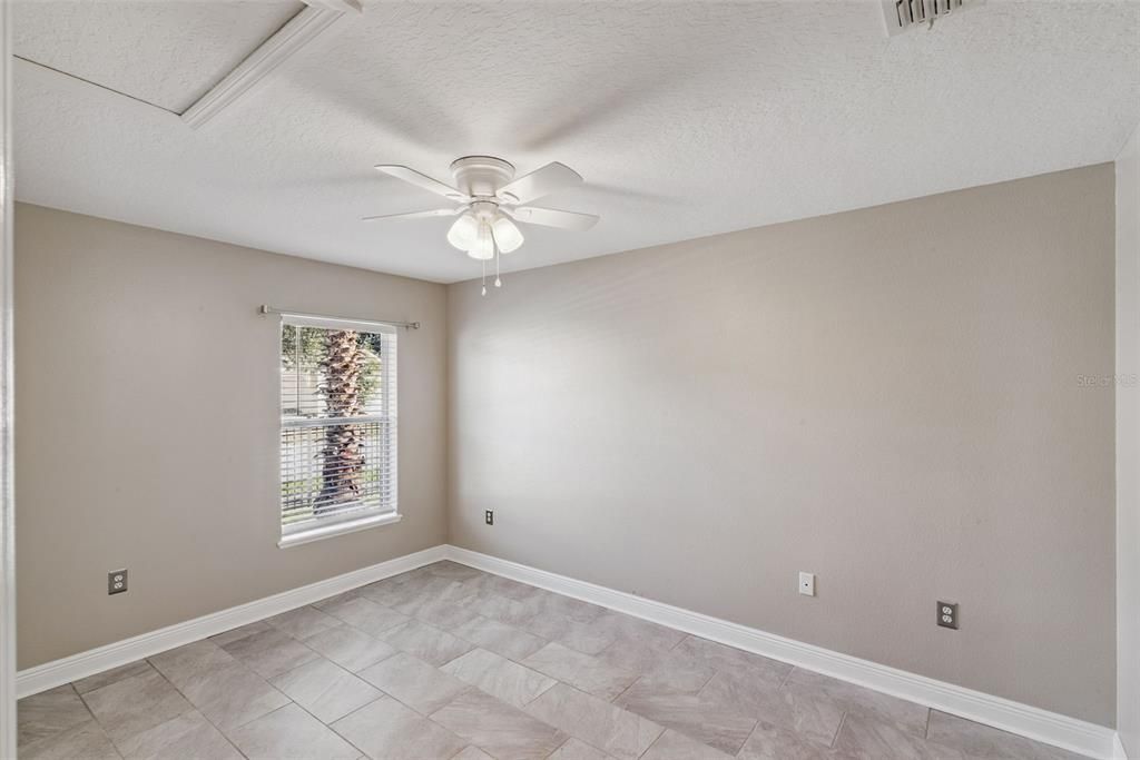 待售: $325,000 (3 贝兹, 2 浴室, 1893 平方英尺)