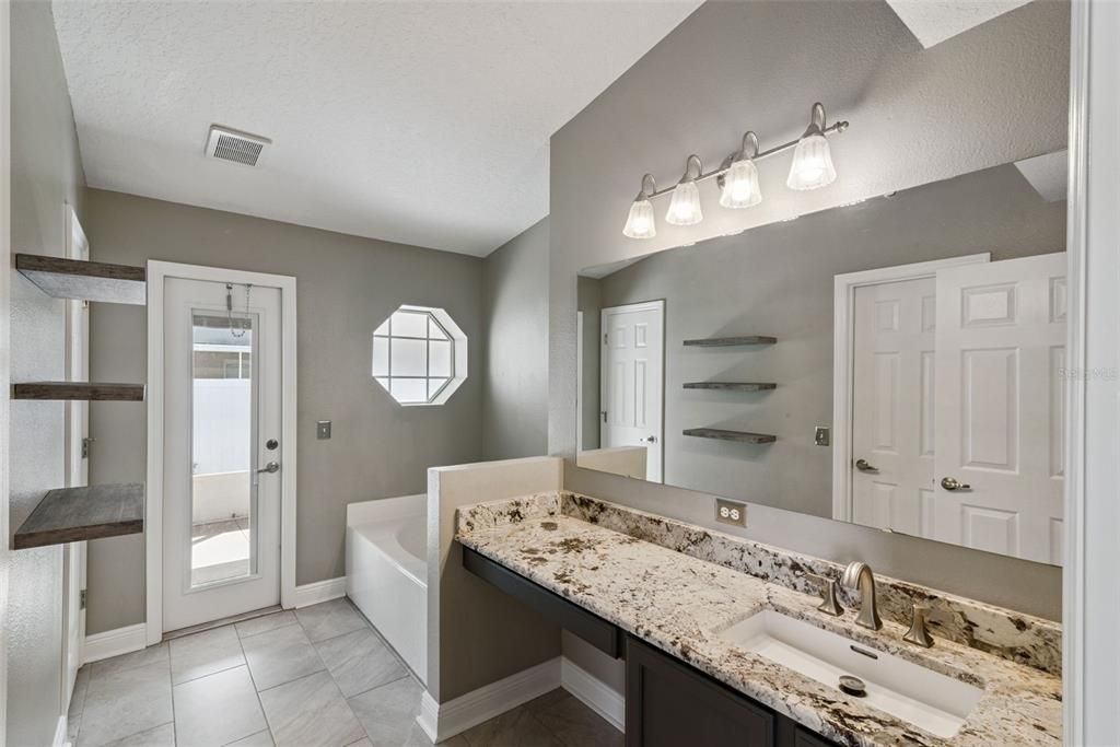 待售: $325,000 (3 贝兹, 2 浴室, 1893 平方英尺)