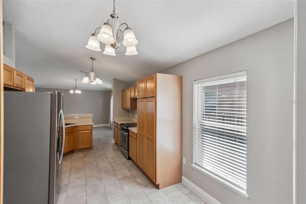 待售: $325,000 (3 贝兹, 2 浴室, 1893 平方英尺)