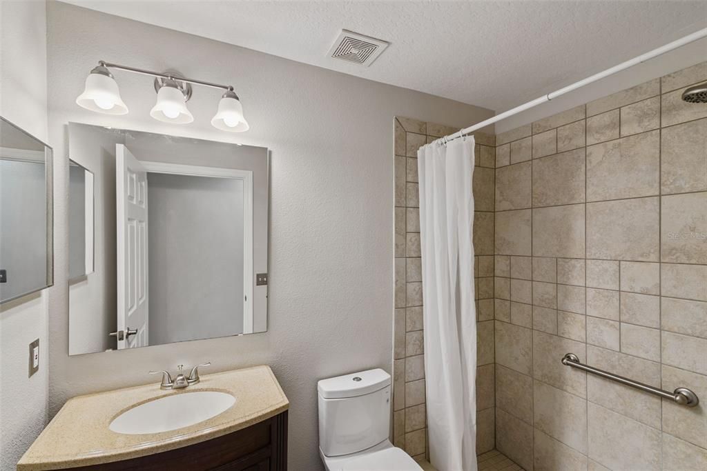 待售: $325,000 (3 贝兹, 2 浴室, 1893 平方英尺)