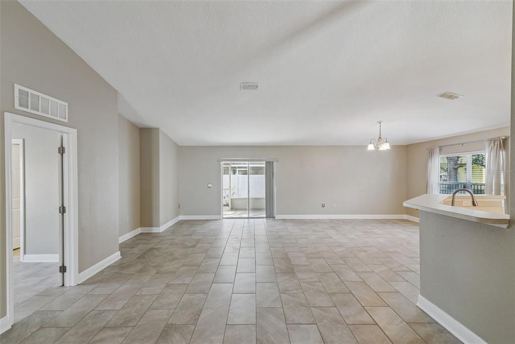 待售: $325,000 (3 贝兹, 2 浴室, 1893 平方英尺)