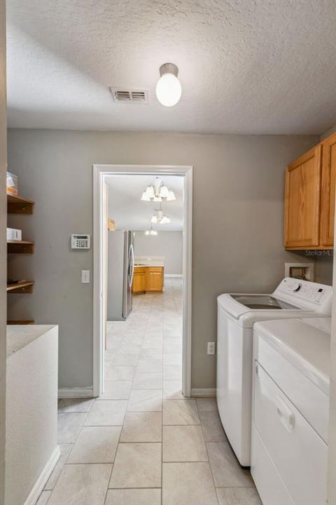 待售: $325,000 (3 贝兹, 2 浴室, 1893 平方英尺)