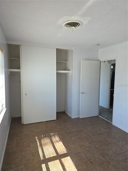 待售: $169,900 (2 贝兹, 1 浴室, 997 平方英尺)