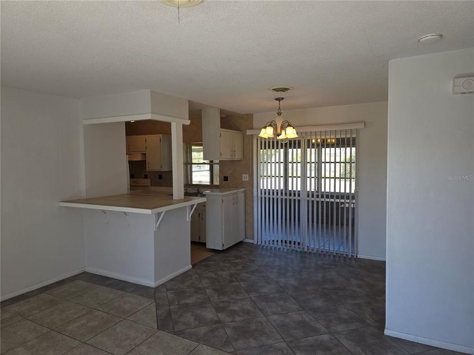 待售: $169,900 (2 贝兹, 1 浴室, 997 平方英尺)