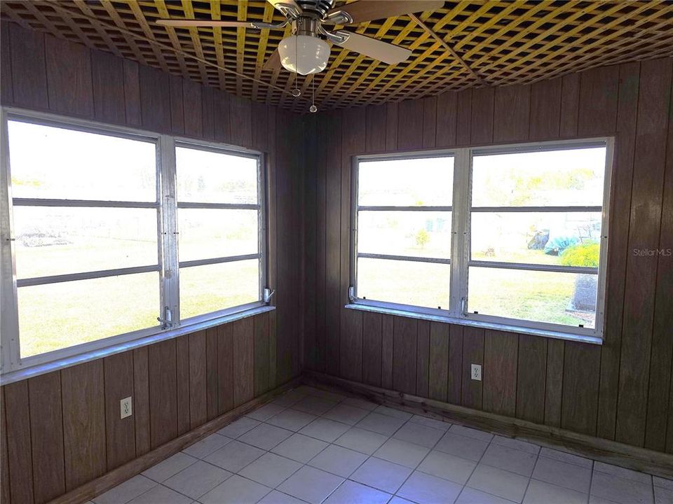 待售: $169,900 (2 贝兹, 1 浴室, 997 平方英尺)