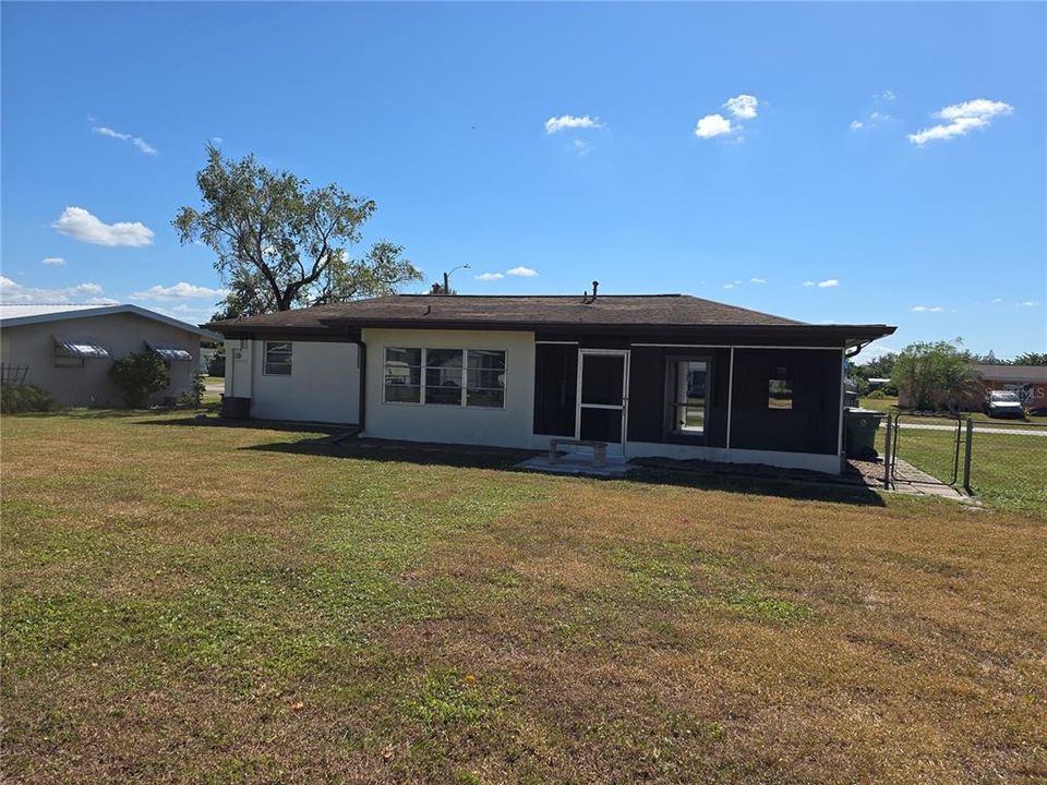 待售: $169,900 (2 贝兹, 1 浴室, 997 平方英尺)