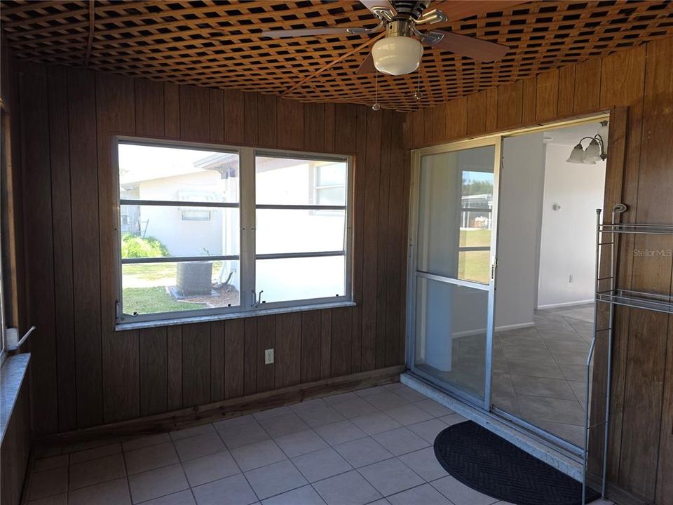 待售: $169,900 (2 贝兹, 1 浴室, 997 平方英尺)