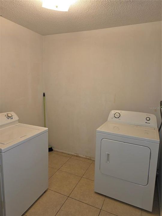 待售: $169,900 (2 贝兹, 1 浴室, 997 平方英尺)