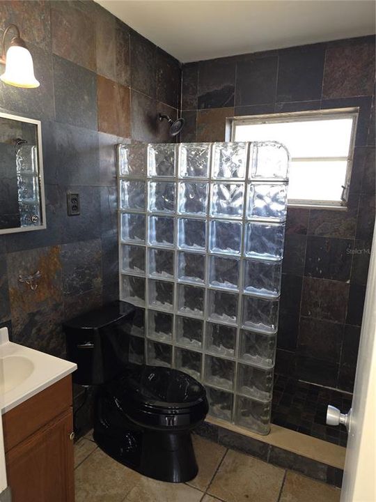 待售: $169,900 (2 贝兹, 1 浴室, 997 平方英尺)