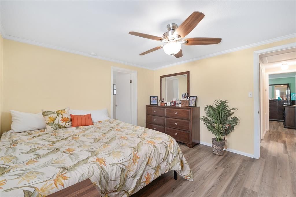 For Sale: $299,987 (3 beds, 2 baths, 1722 Square Feet)