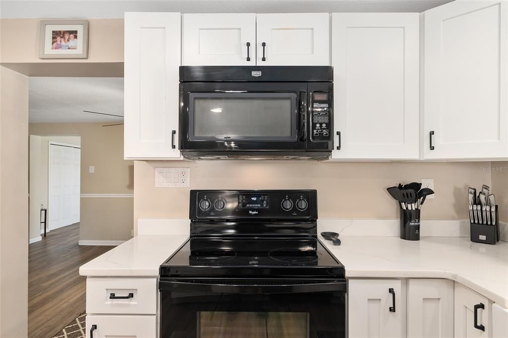 For Sale: $299,987 (3 beds, 2 baths, 1722 Square Feet)