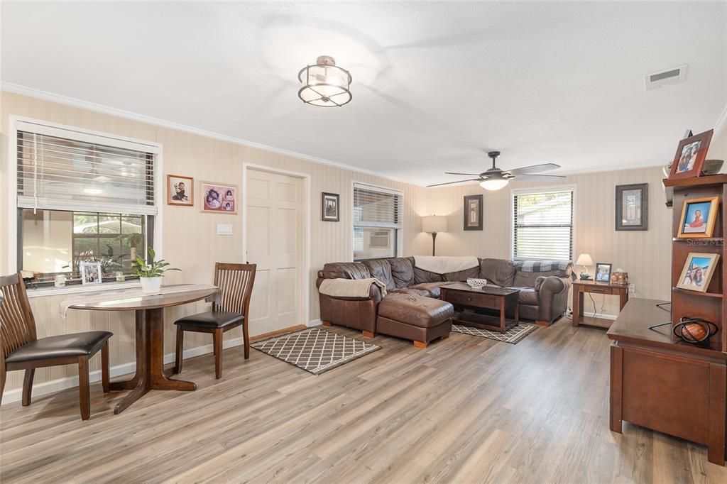 For Sale: $299,987 (3 beds, 2 baths, 1722 Square Feet)