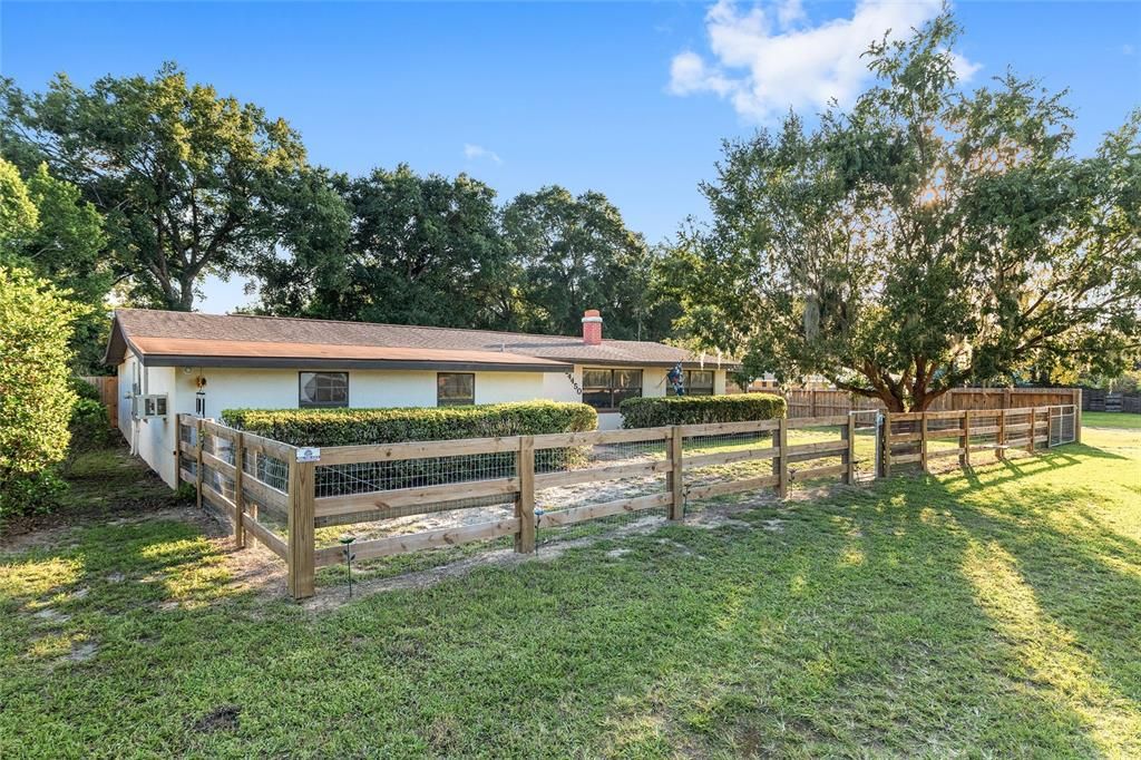 For Sale: $299,987 (3 beds, 2 baths, 1722 Square Feet)