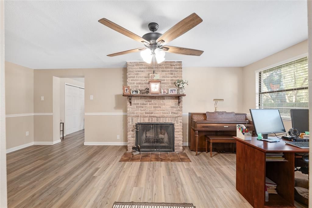 For Sale: $299,987 (3 beds, 2 baths, 1722 Square Feet)