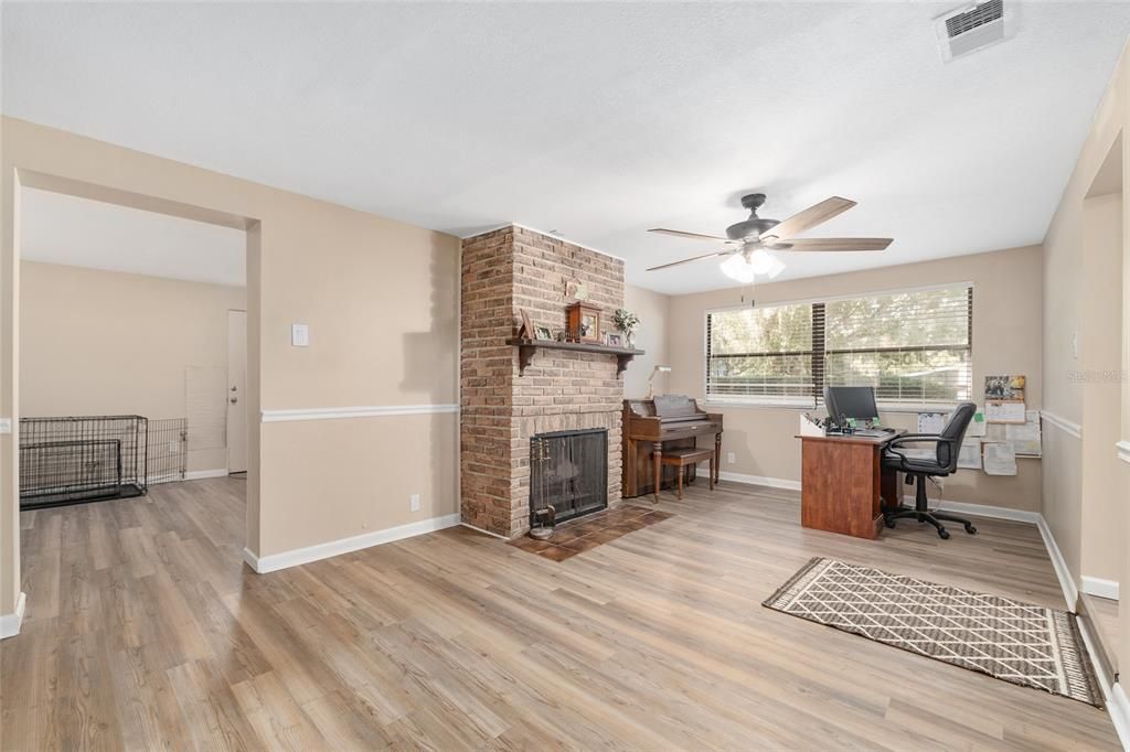 For Sale: $299,987 (3 beds, 2 baths, 1722 Square Feet)