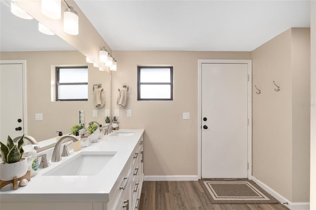 For Sale: $299,987 (3 beds, 2 baths, 1722 Square Feet)