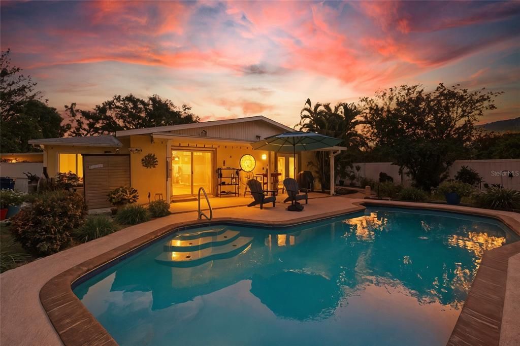 Active With Contract: $440,000 (3 beds, 2 baths, 1504 Square Feet)