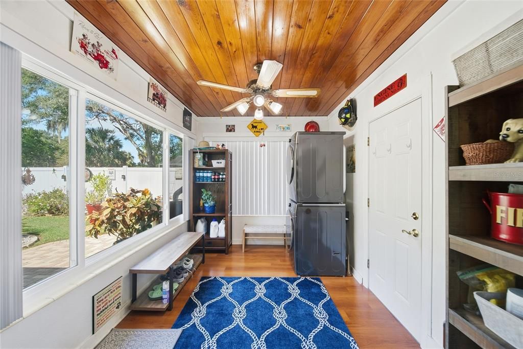 Active With Contract: $440,000 (3 beds, 2 baths, 1504 Square Feet)