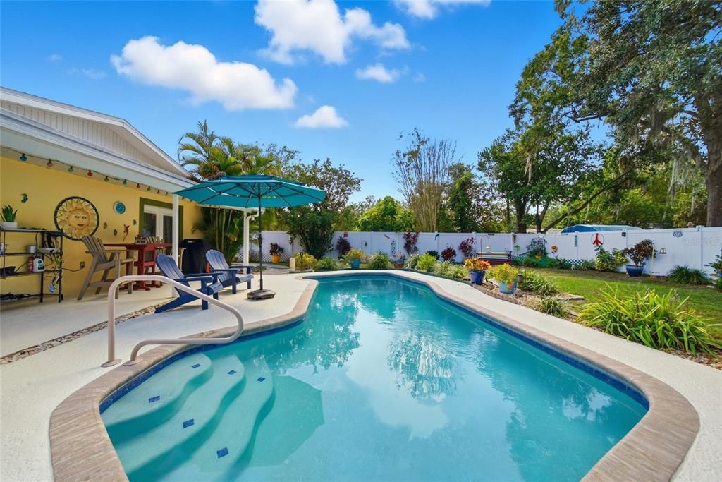 Active With Contract: $440,000 (3 beds, 2 baths, 1504 Square Feet)