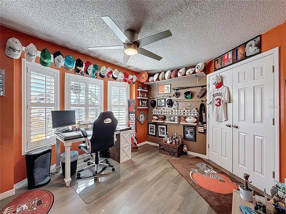 For Sale: $358,000 (3 beds, 2 baths, 1384 Square Feet)