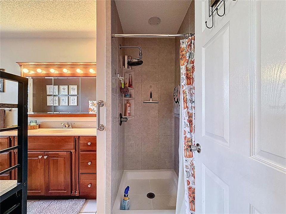 For Sale: $358,000 (3 beds, 2 baths, 1384 Square Feet)