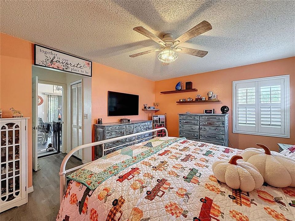 For Sale: $358,000 (3 beds, 2 baths, 1384 Square Feet)