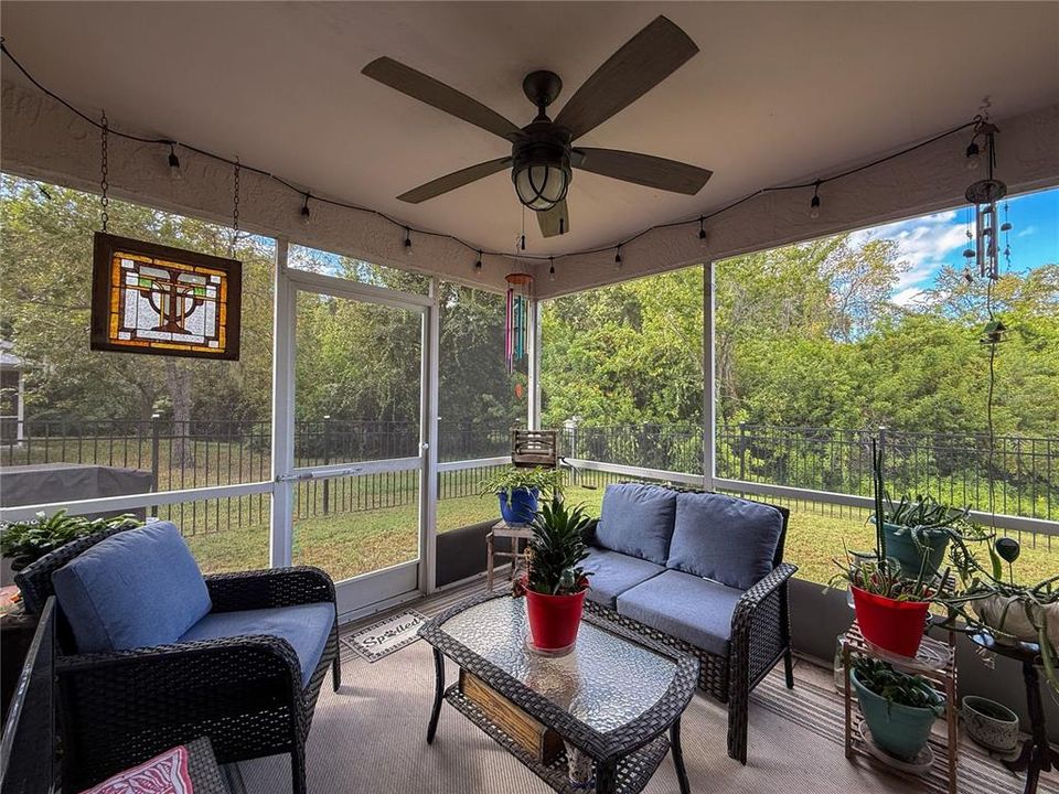 For Sale: $358,000 (3 beds, 2 baths, 1384 Square Feet)