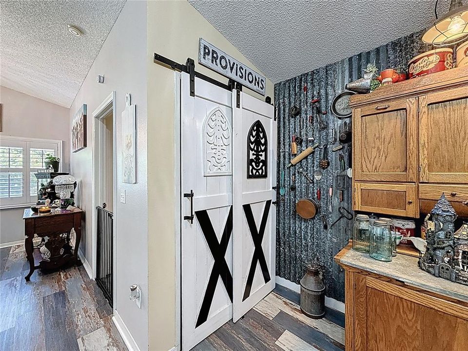 For Sale: $358,000 (3 beds, 2 baths, 1384 Square Feet)