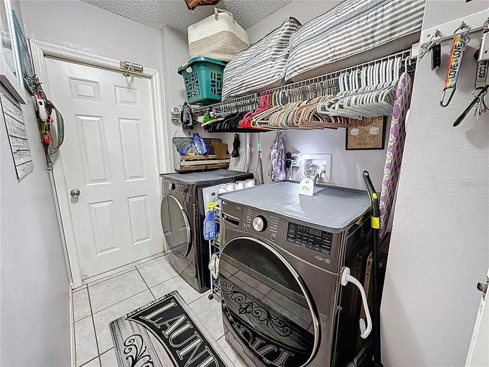 For Sale: $358,000 (3 beds, 2 baths, 1384 Square Feet)