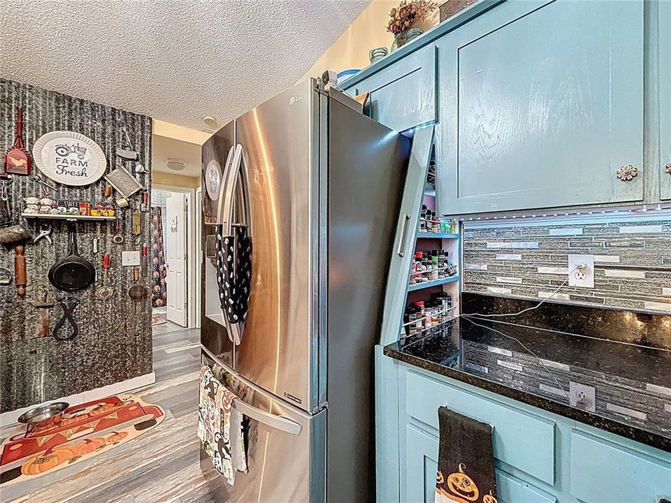 For Sale: $358,000 (3 beds, 2 baths, 1384 Square Feet)