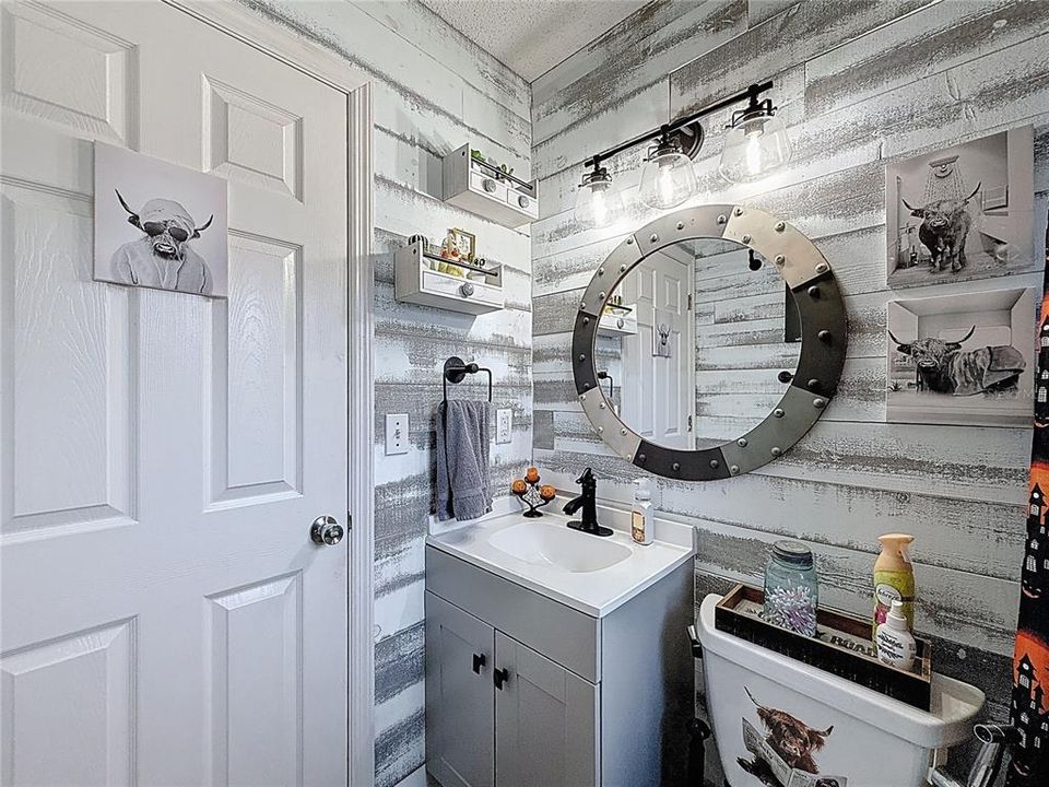 For Sale: $358,000 (3 beds, 2 baths, 1384 Square Feet)