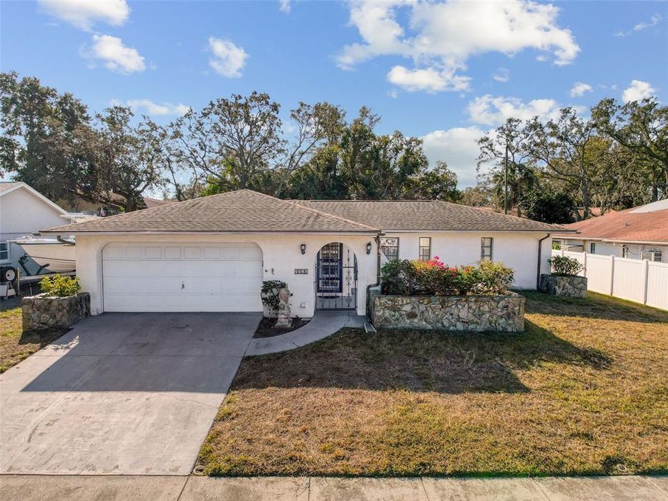 合同活跃: $279,000 (2 贝兹, 2 浴室, 1416 平方英尺)