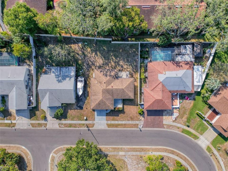 合同活跃: $279,000 (2 贝兹, 2 浴室, 1416 平方英尺)