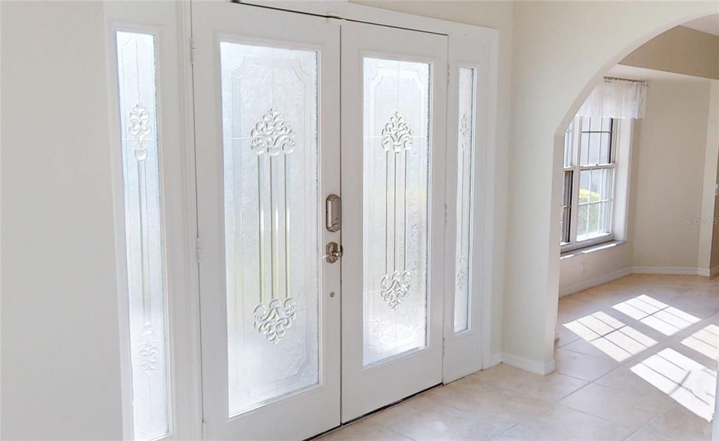 合同活跃: $669,000 (3 贝兹, 2 浴室, 2123 平方英尺)