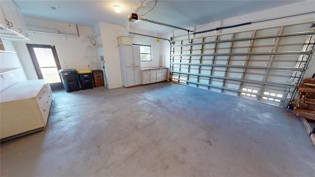 合同活跃: $669,000 (3 贝兹, 2 浴室, 2123 平方英尺)